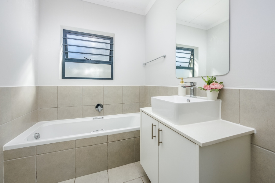 2 Bedroom Property for Sale in Langeberg Heights Western Cape